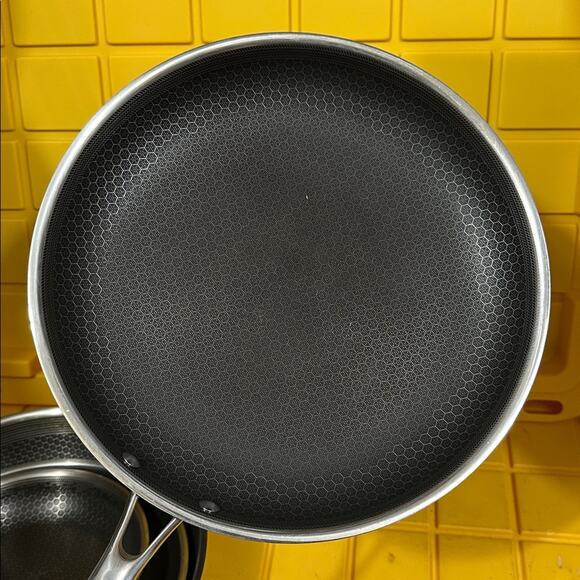 HEXCLAD 5 Piece Nonstick Stainless Steel Frying Pan Set 10 12 and Wok $600 - Picture 4 of 9
